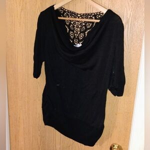 No Boundaries ~Black Shirt Stretch  3/4 sleeve~Crochet Accent on Back~L